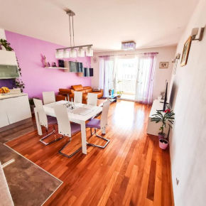 Apartment Azure *CLOSE TO THE BEACH